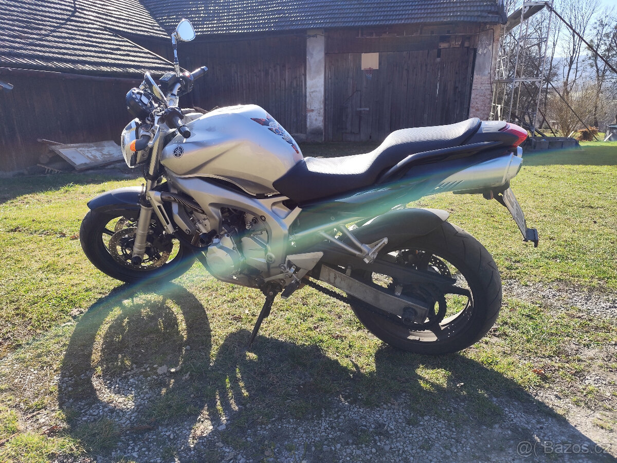 YAMAHA FZ6 - 4
