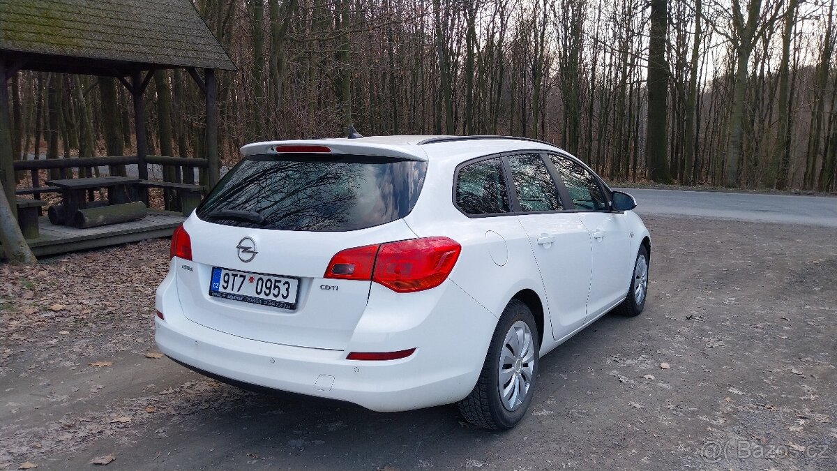 Opel Astra J 1.3TDCi - 4