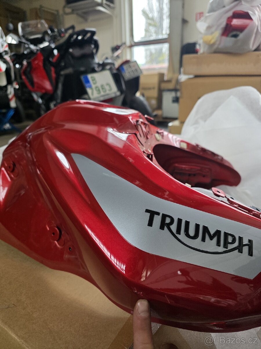 Nádrž triumph tiger 900 gt - 4