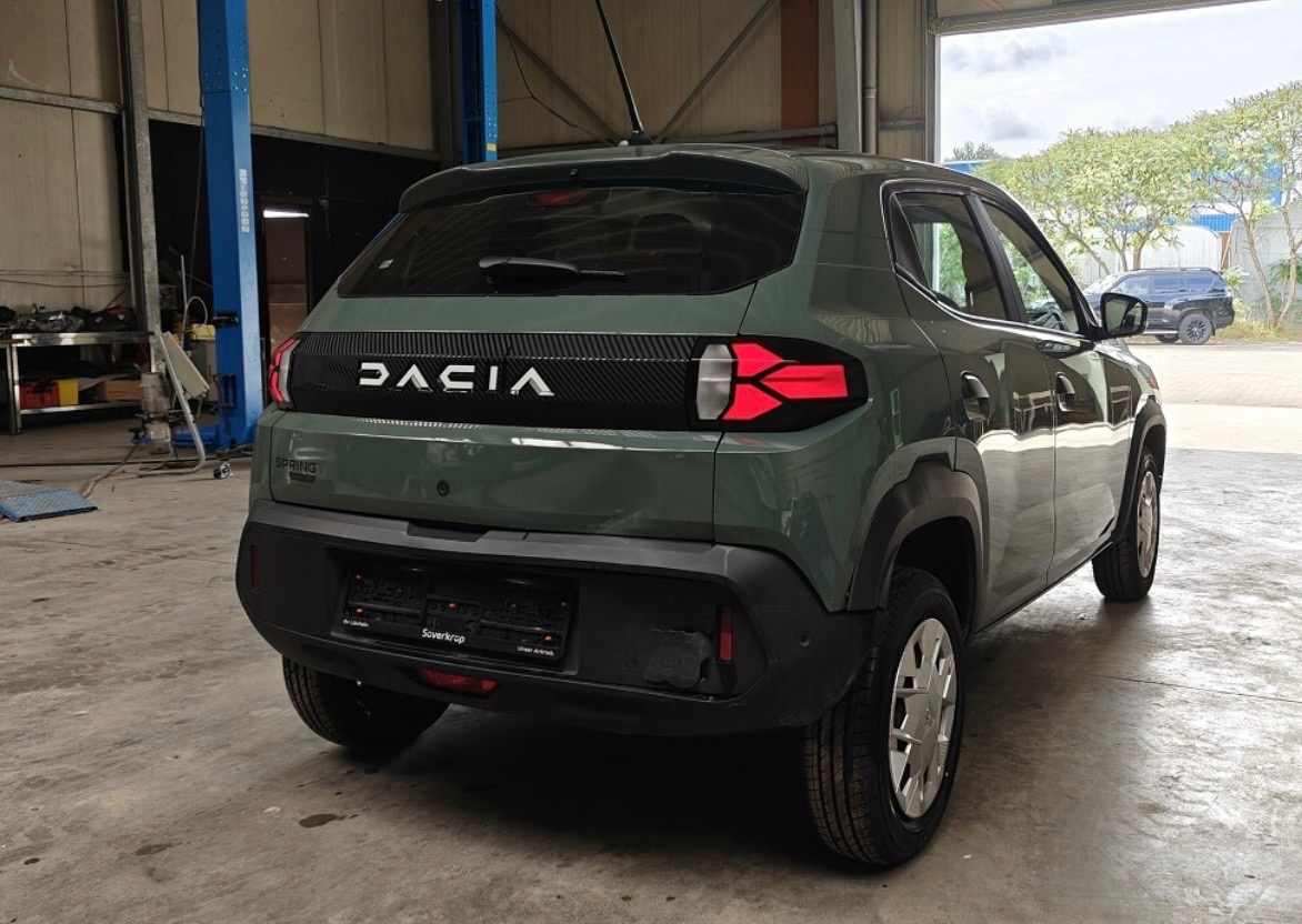 Dacia Spring - 4