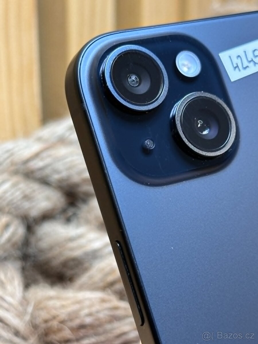 Apple iPhone 15, 128GB - 4