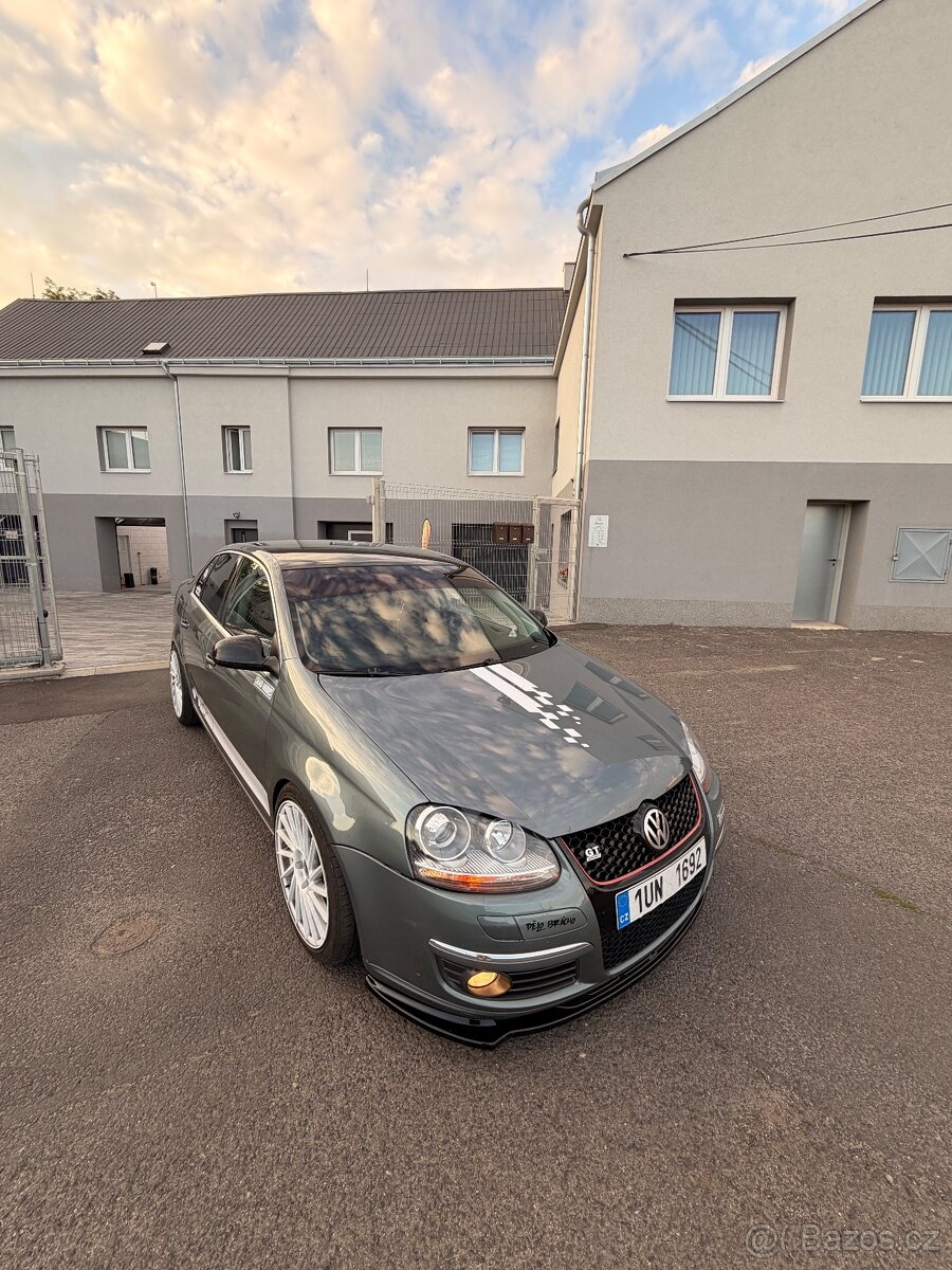 Vw Jetta - 4