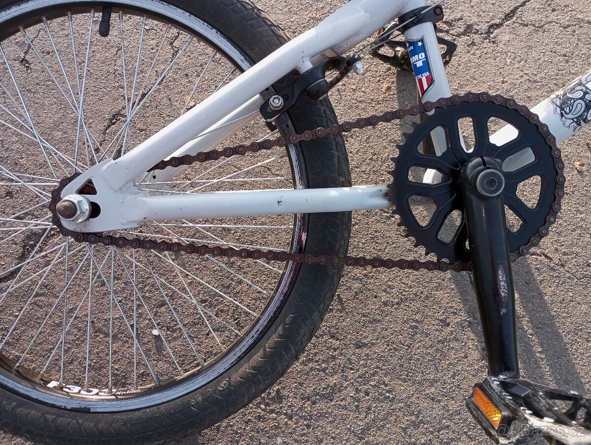 Freestyle BMX Mongoose Mischief - 4