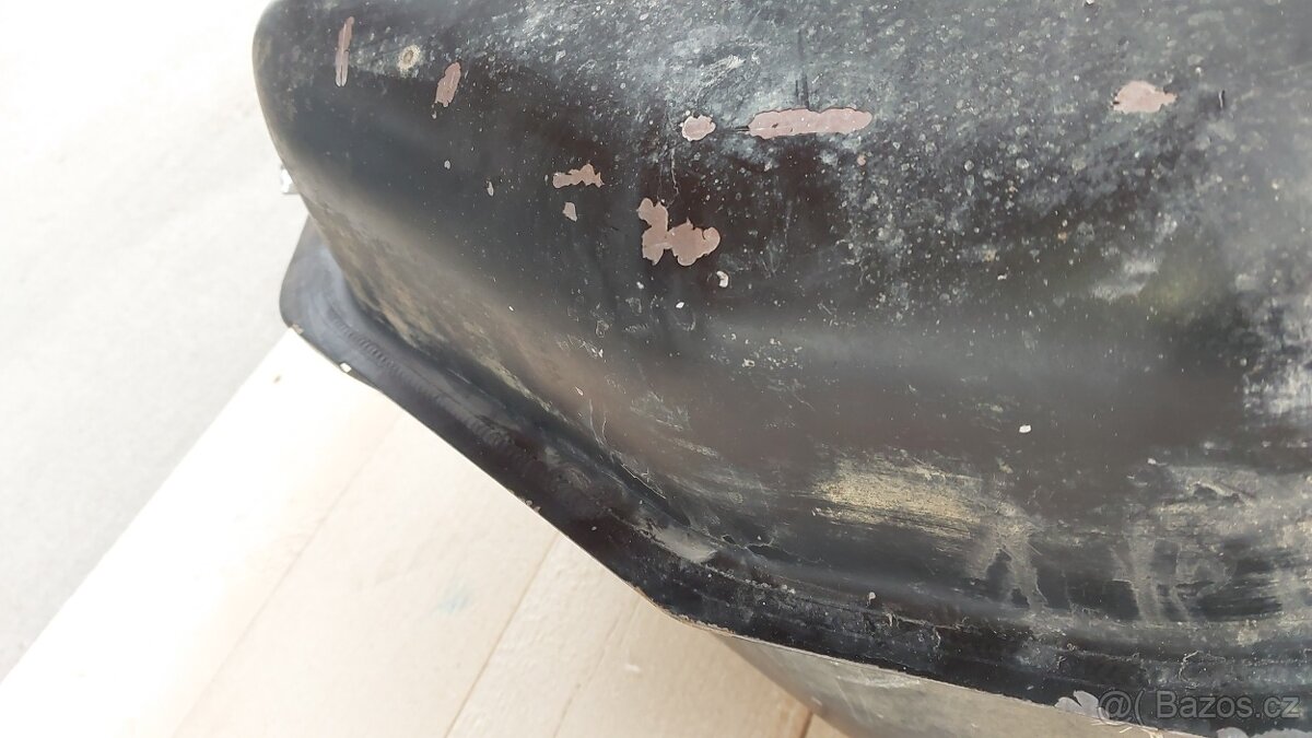 Nissan Patrol Y61 - Nádrž paliva Wagoon - 4