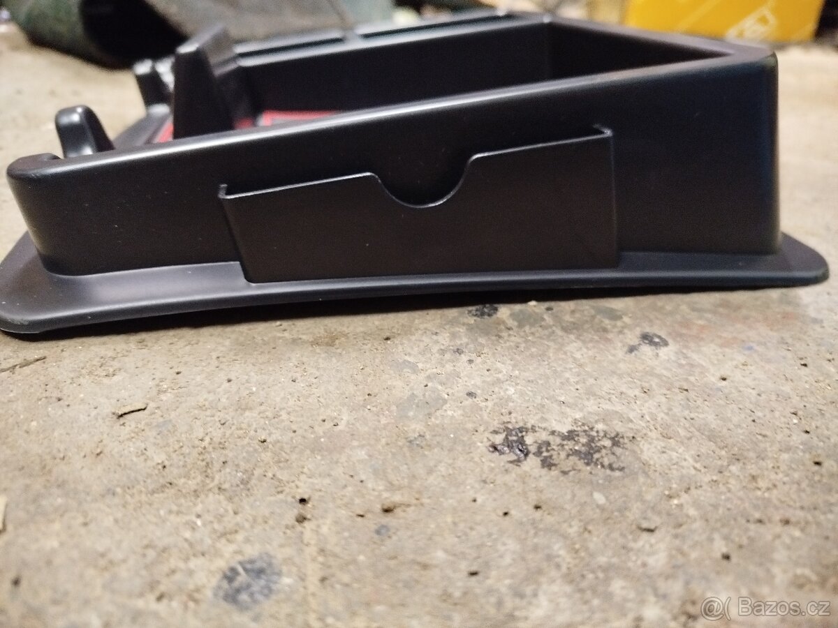 Suzuki Jimmy kastlík přihrádka - 4