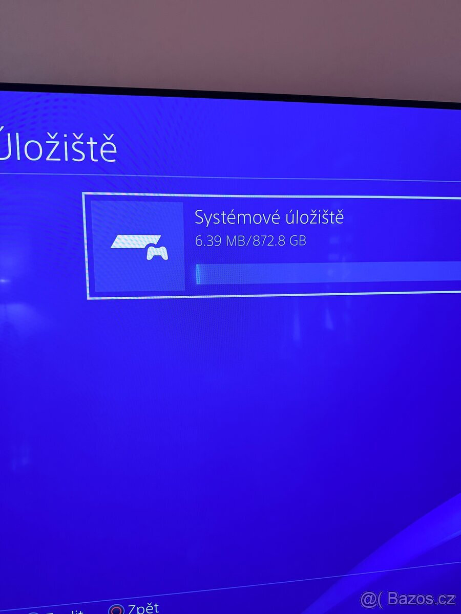 Sony PlayStation 4 Pro 1TB + ovladač + hra - 4