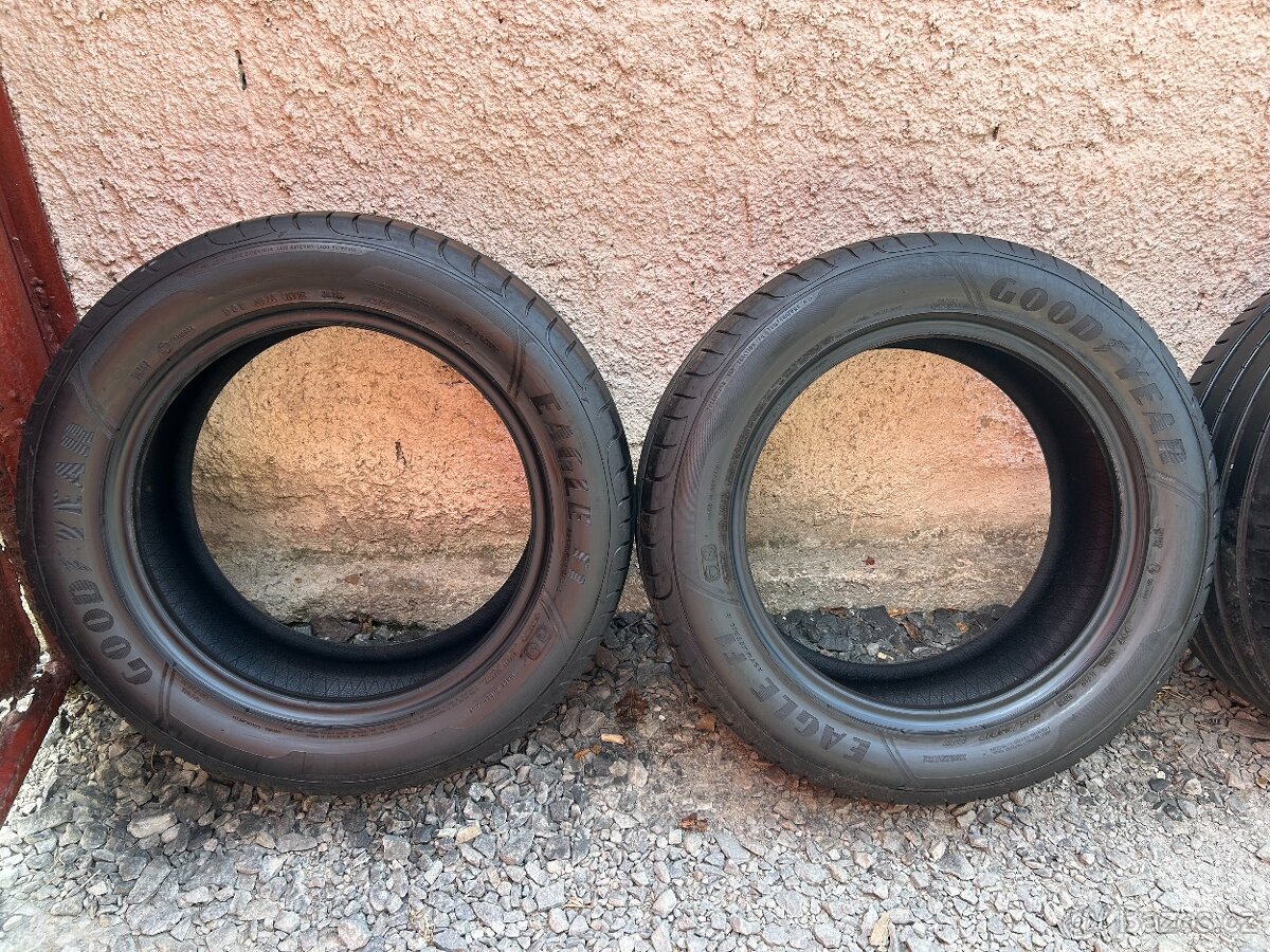 Prodám gumy 235/55/17 - 4