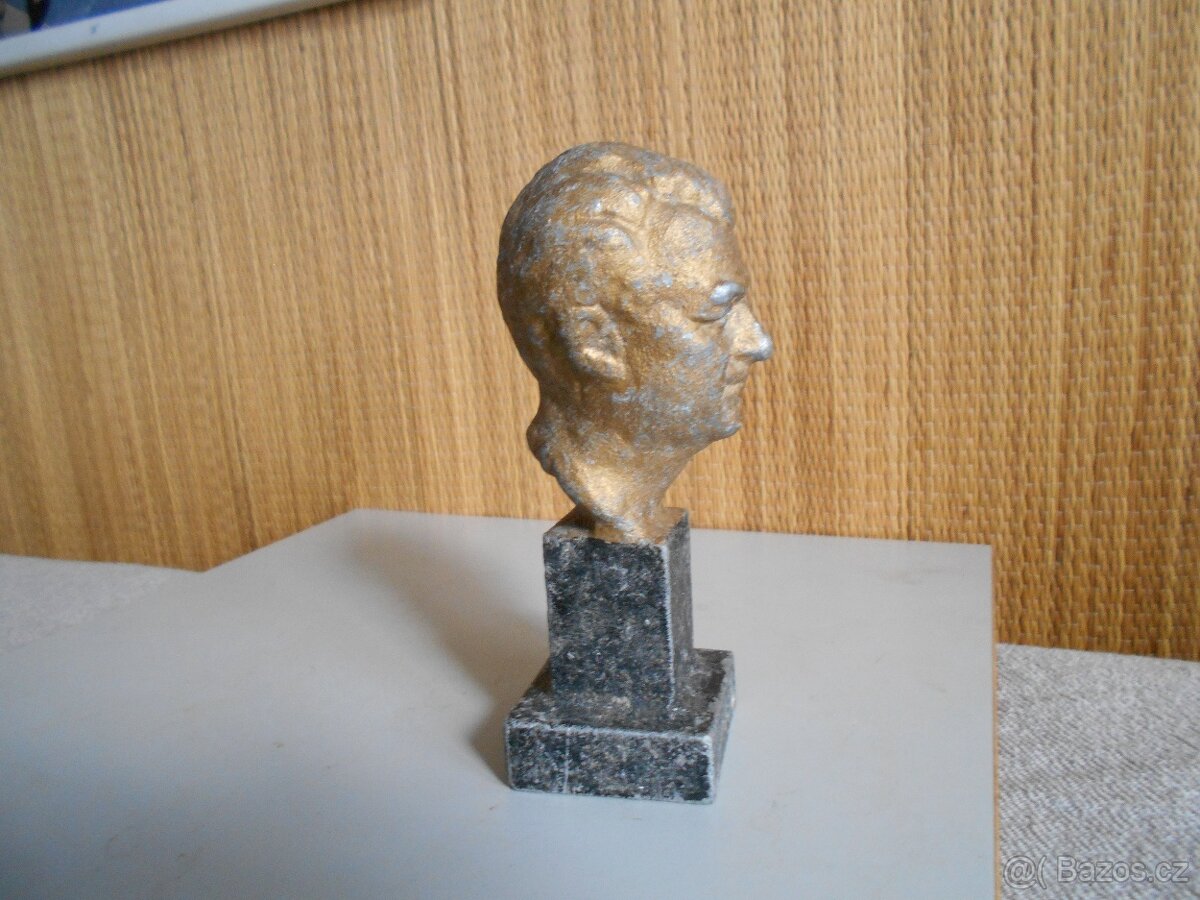 Stará, hliníková busta Klement Gottwald, výška 15 cm - 4