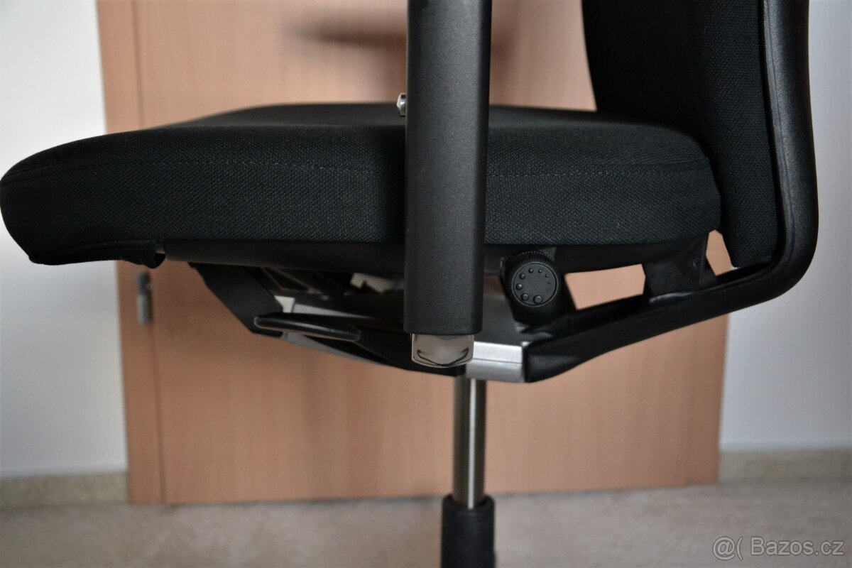 Kancelářská židle - Vitra ID Soft pc 22 500,- - 4