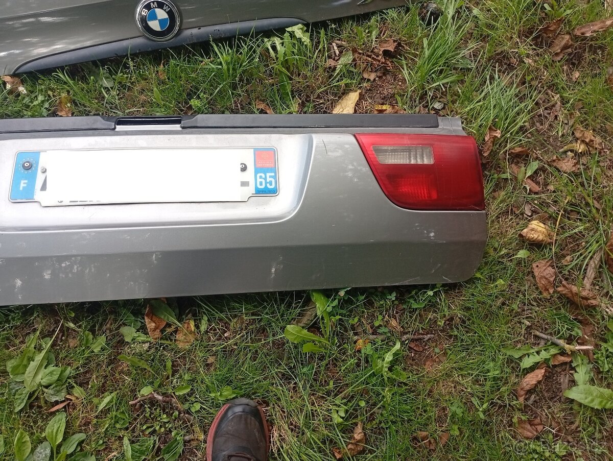 BMW X5 E53 RV 2004 VÍKO KUFRU SPODNÍ A HORNÍ, 5 DVEŘE KOMPLE - 4