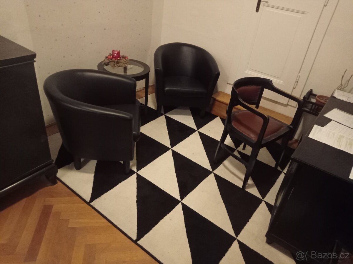 ČERNÝ STAROŽITNÝ NÁBYTEK, POČ.20.STOL. - 4