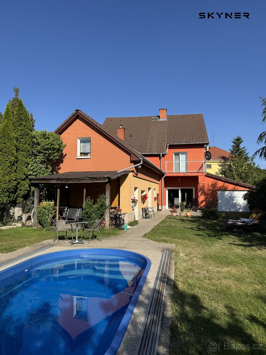 Prodej prostorného rodinného domu – ideální i pro vícegenera - 4