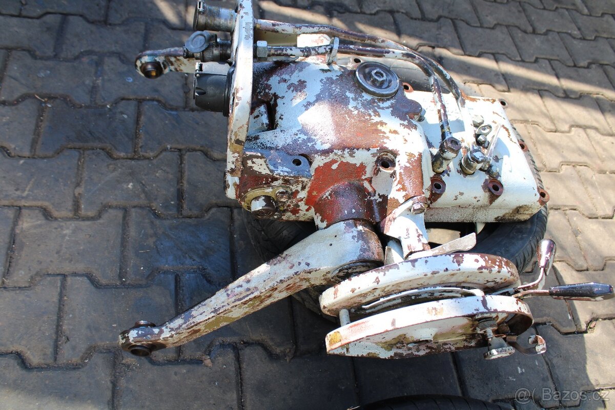 Zetor 6911 7011 a podobné víko hydrauliky - 4