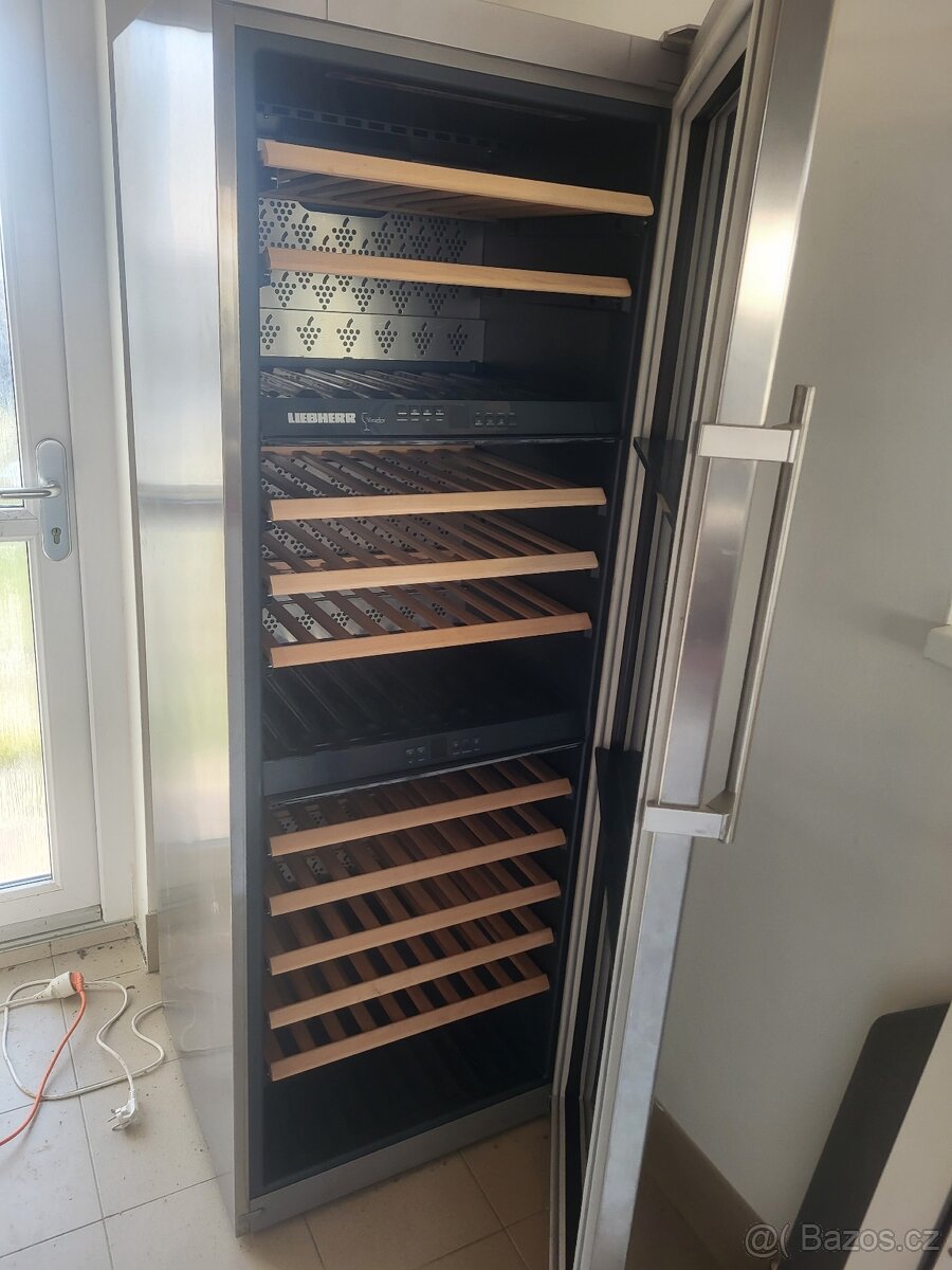 Vinotéka / lednice na víno Liebherr WTes 4677 - 4
