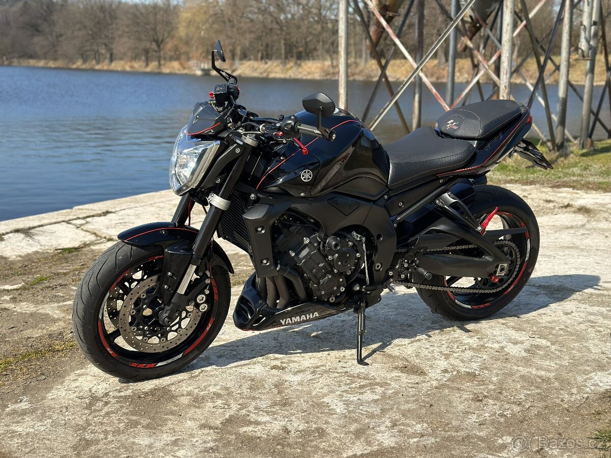 Yamaha FZ1 - 4