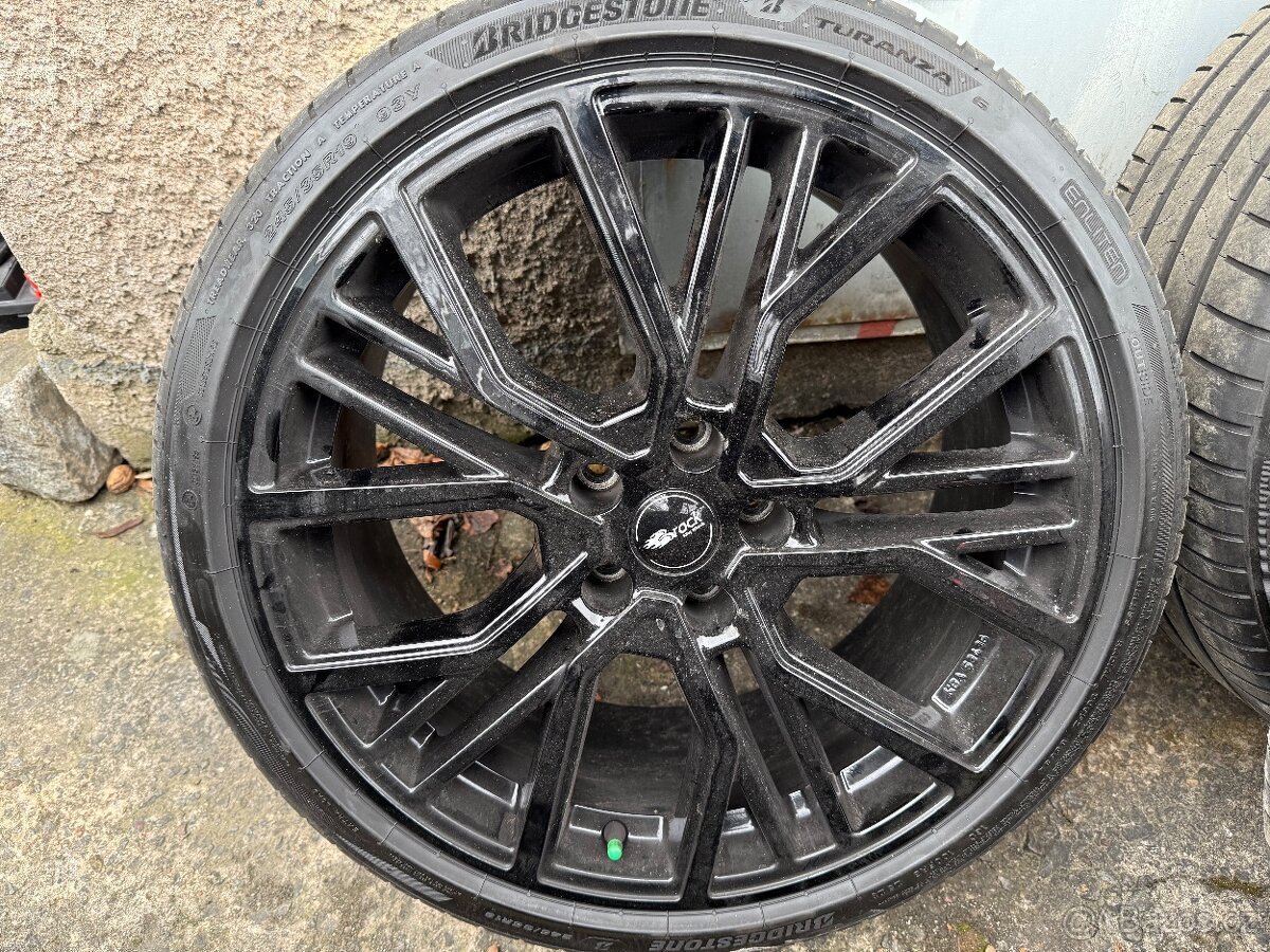 5x112 r19 245/35 r19 - 4