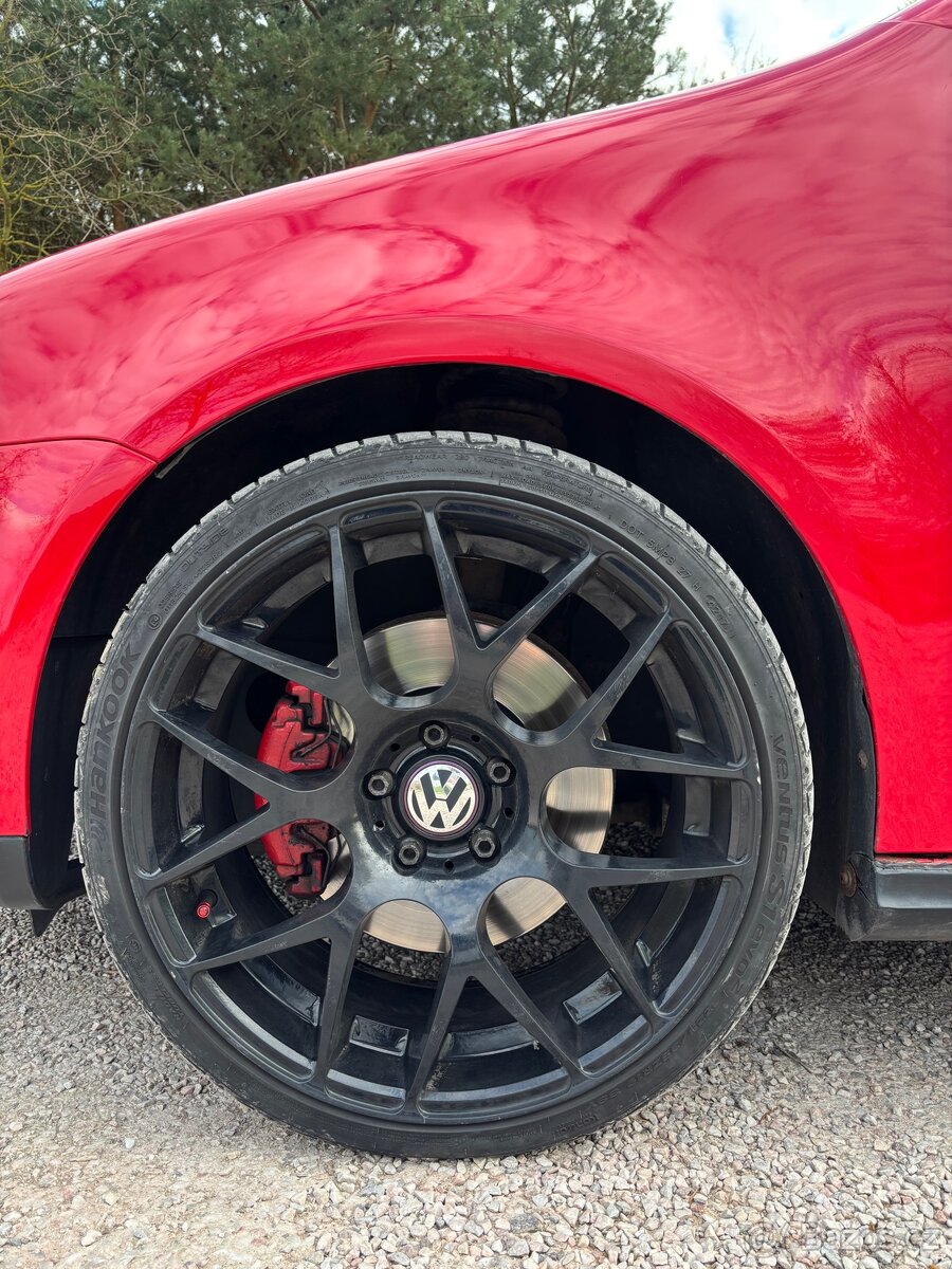 Volkswagen Golf GTI - 4