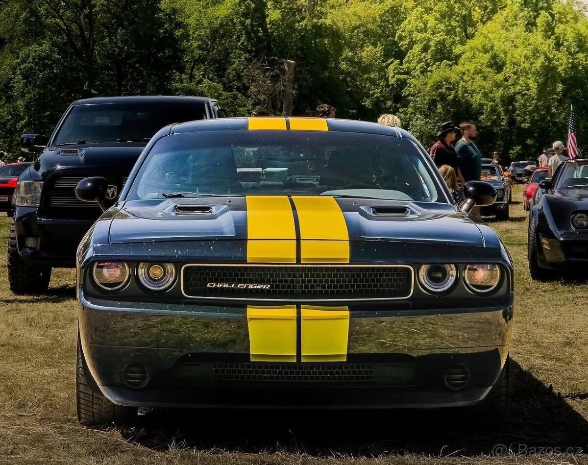 Dodge Challenger - 4