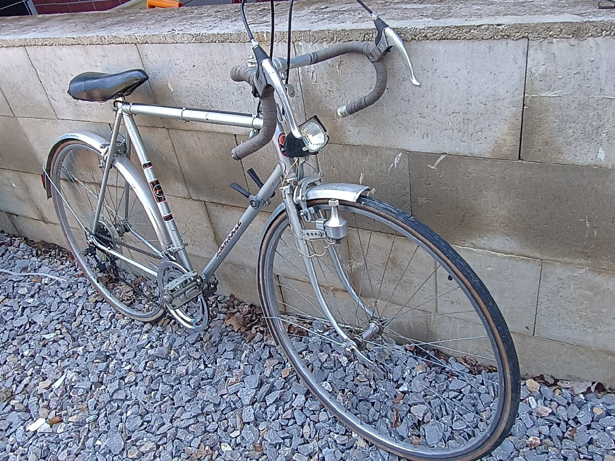 Silnicní kolo Favorit - 4