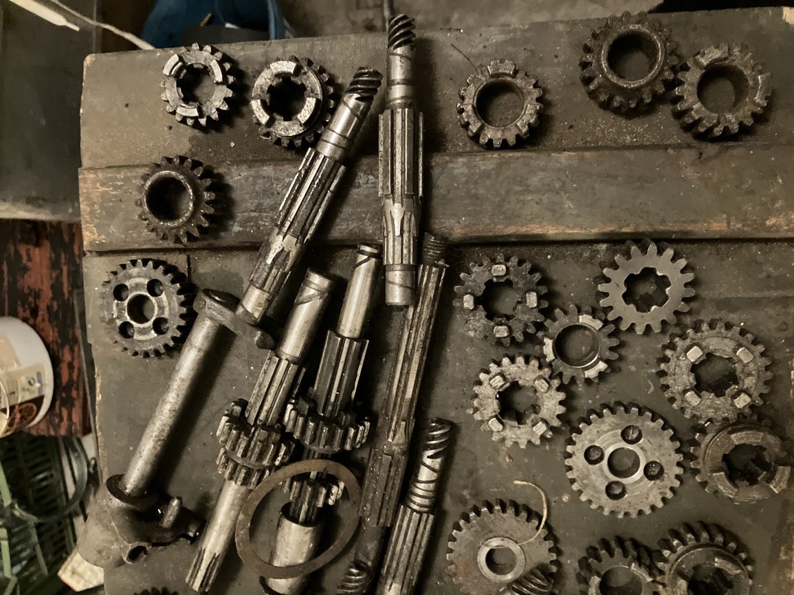 čezet 175 díly z převodovek - 4