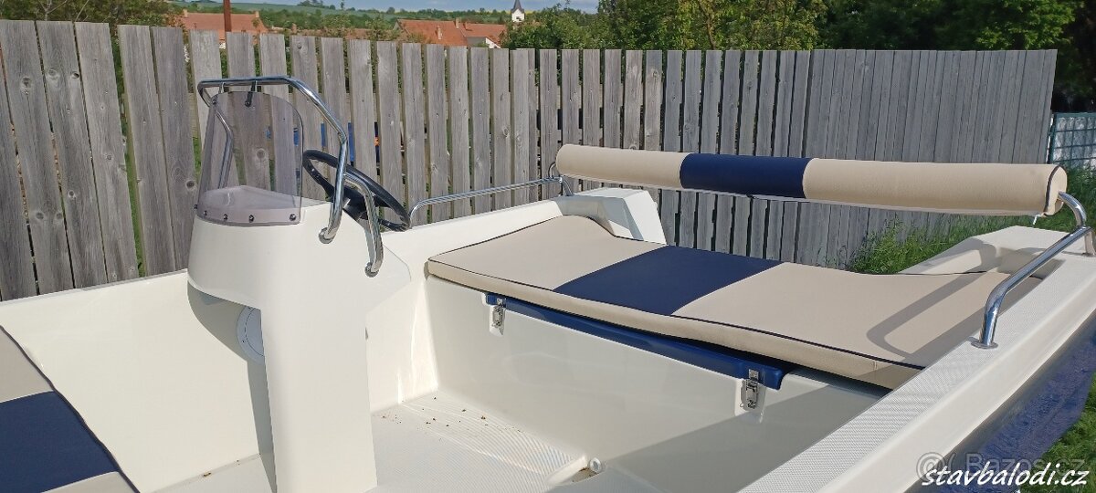 Motorový člun, loď Any 430 - 4