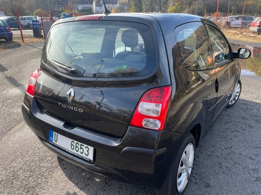 Renault Twingo 1.2i 43kw,r.2010, nová stk - 4