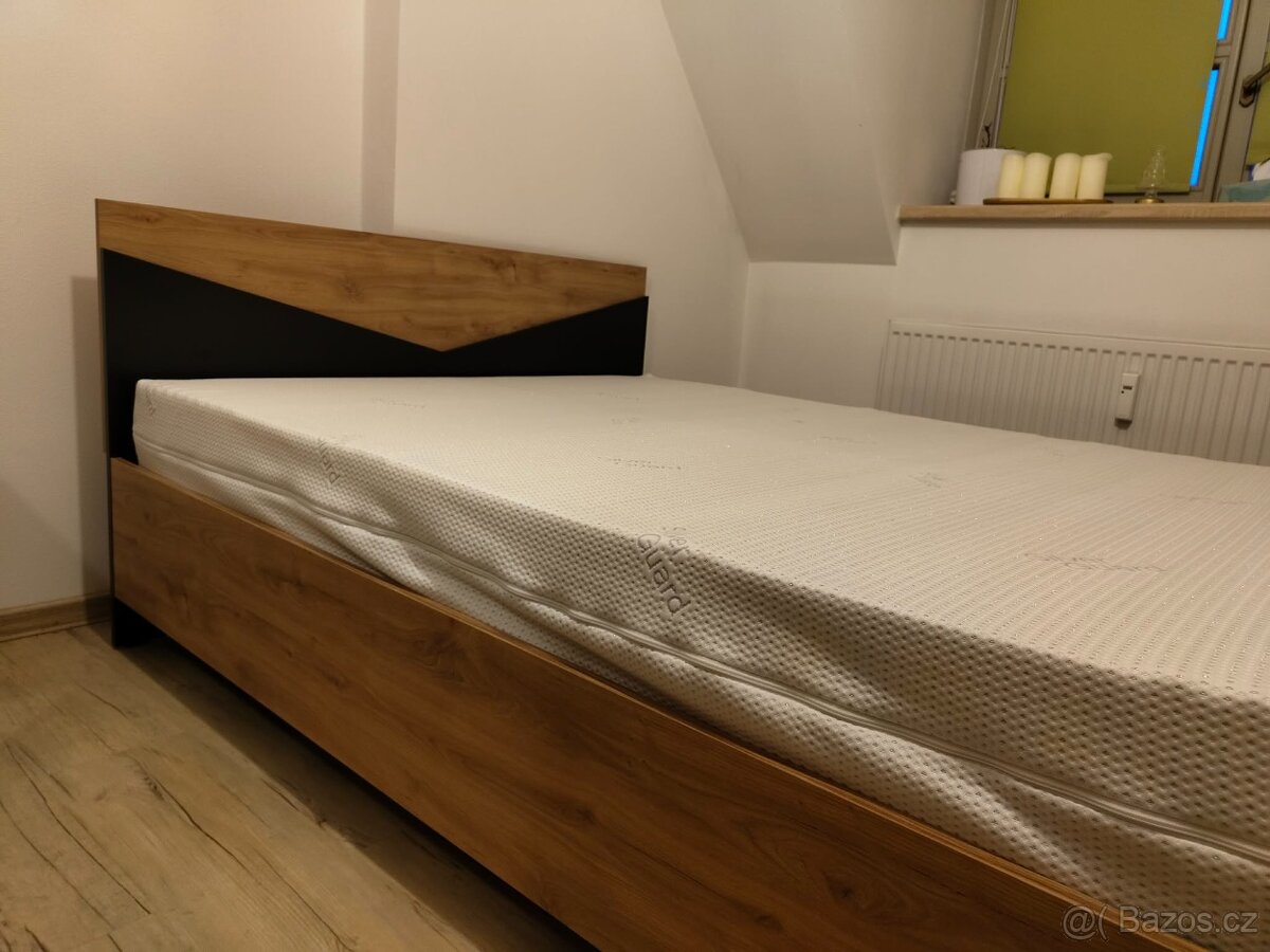 Zánovní postel a matrace 140x200 - 4