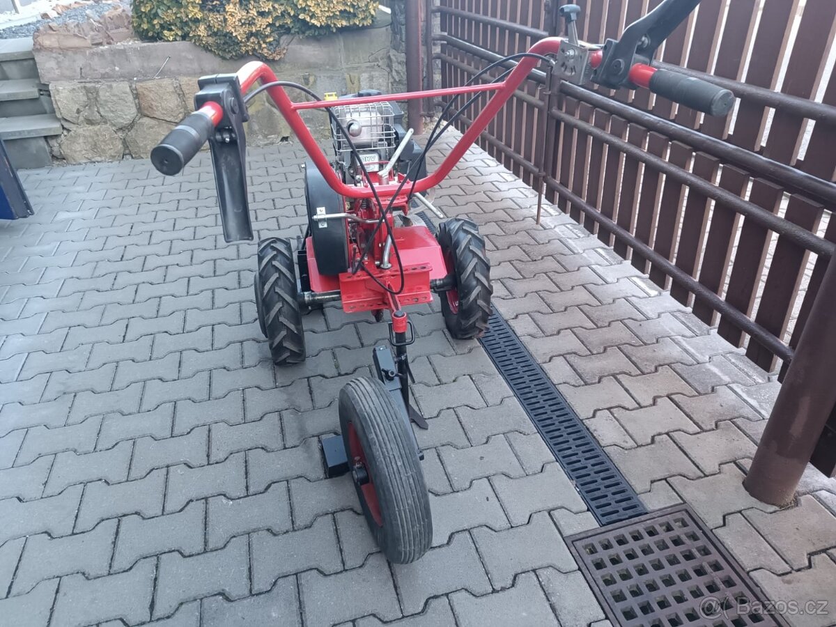 Prodám multifunkční kultivátor Mountfield - 4