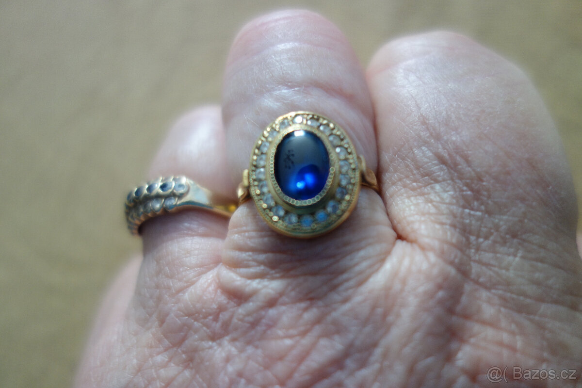 zlatá souprava se safíry prsten a naušnice - 4