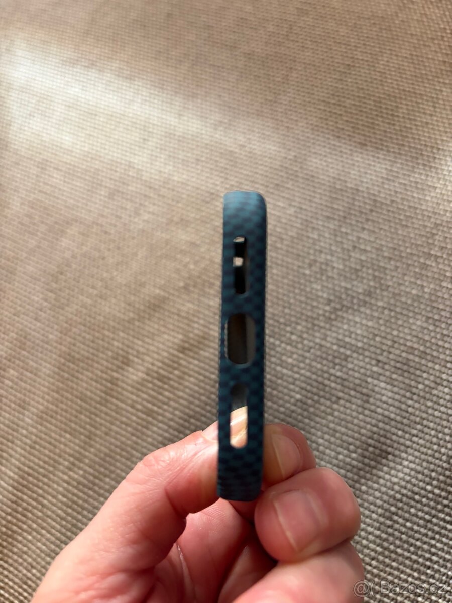 Prodám kryt na Apple iPhone 17 pro - 4