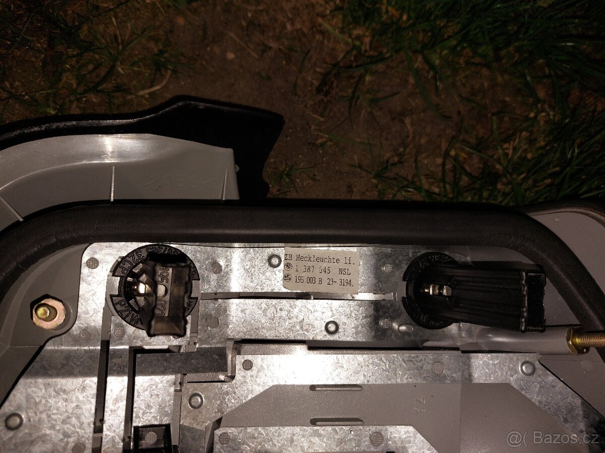 BMW E36 - originál zadní světla. - 4