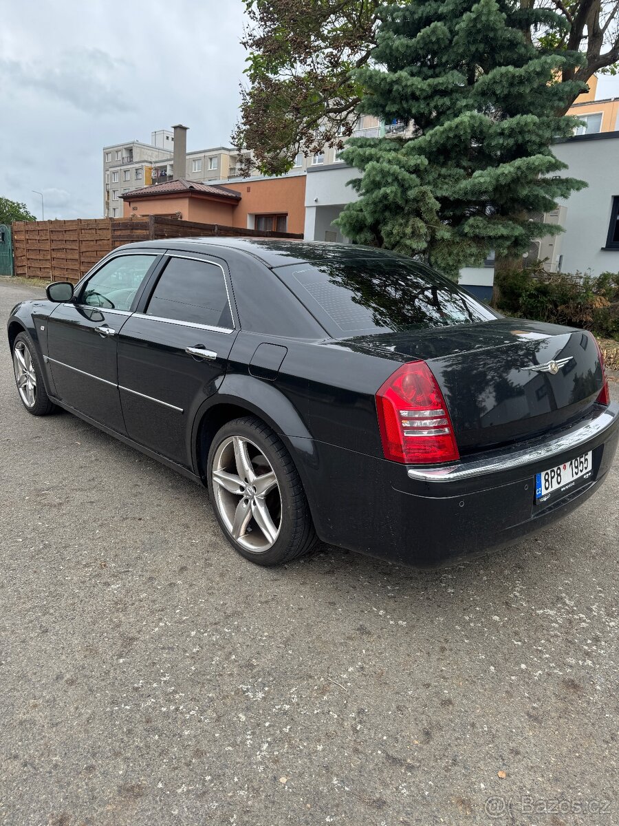 Prodám Chrysler 300C 3.5 V6 - 4