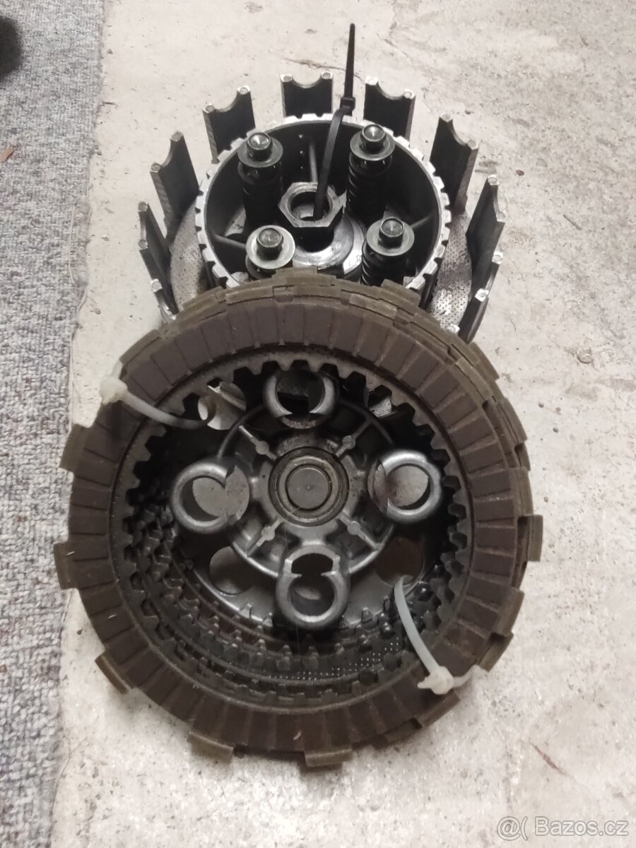 Suzuki Freewind xf 650 - 4