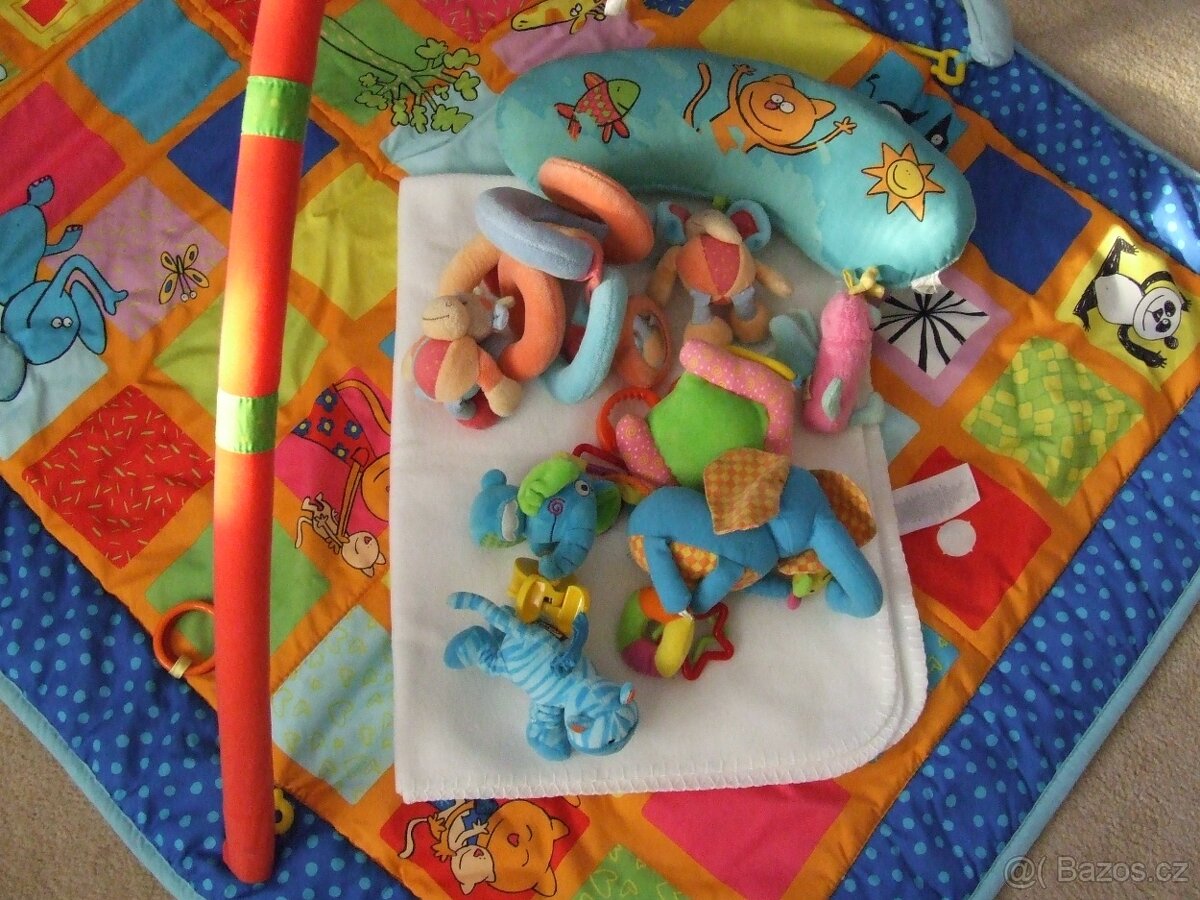 Hrací deka s hrazdičkou zn. TAF TOYS + hračky - 4