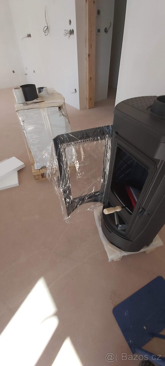 Prodám litinové krbové kamna TARA - 4