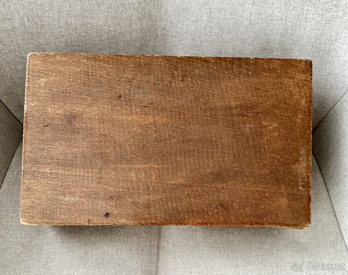 Stará dřevěná krabička - 4