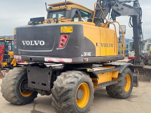 Kolový bagr Volvo EW140C - 4