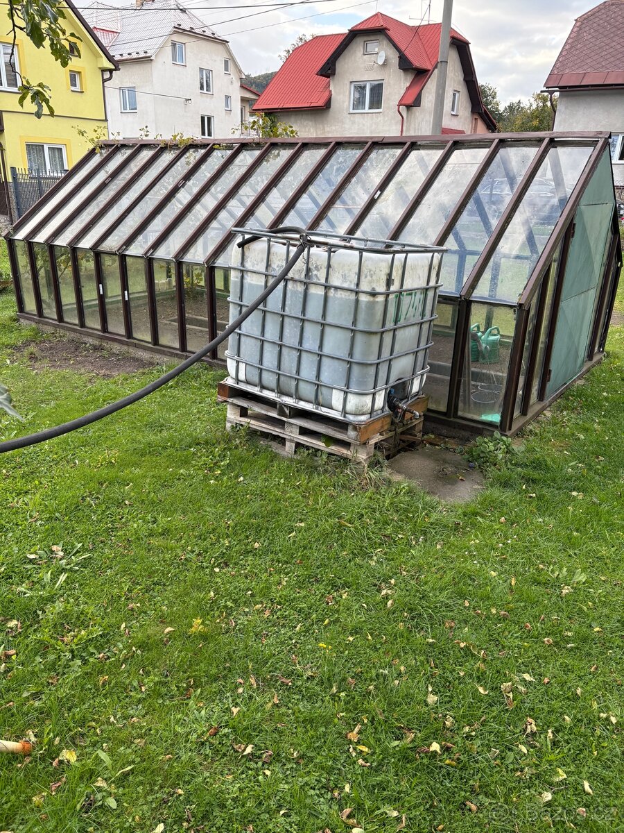 Skleník - 4