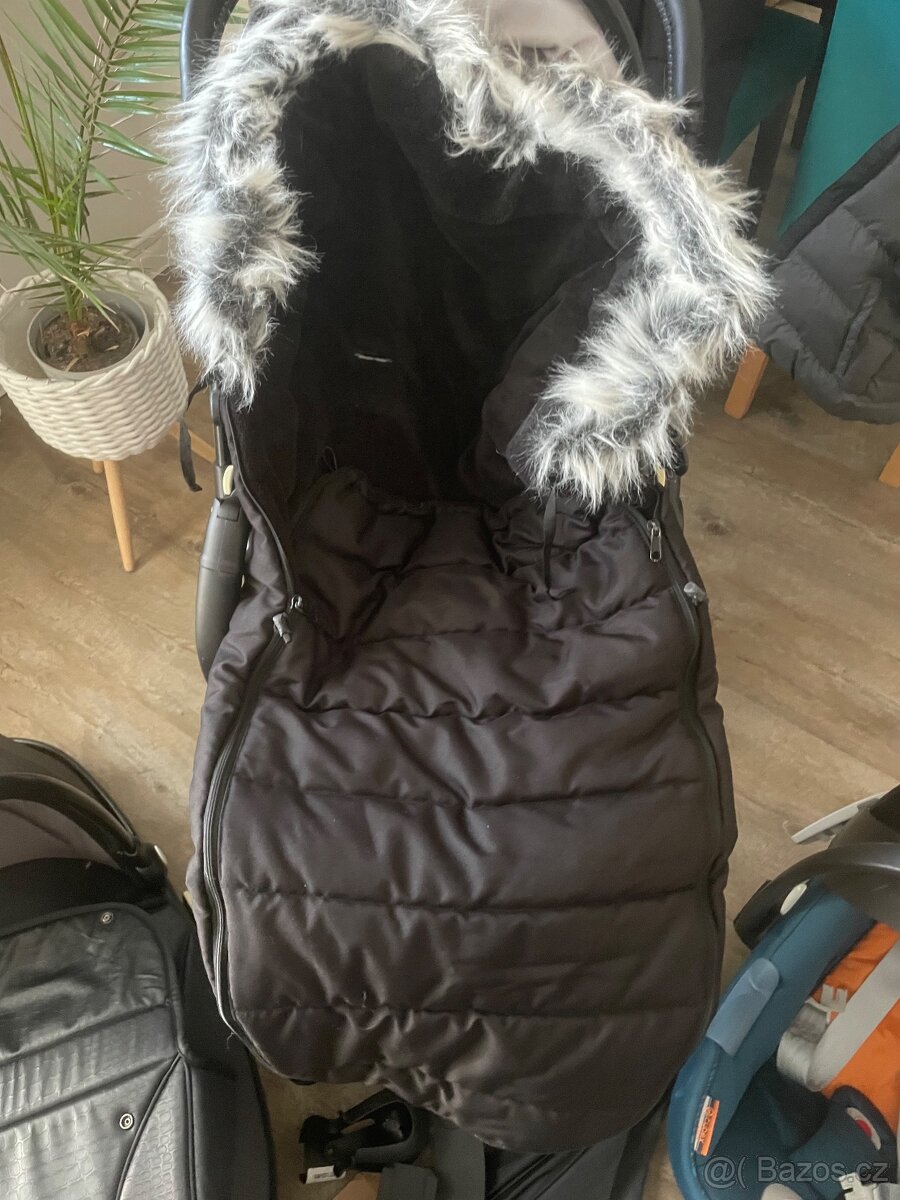 Kočárek Egg Jurassic Black - 4