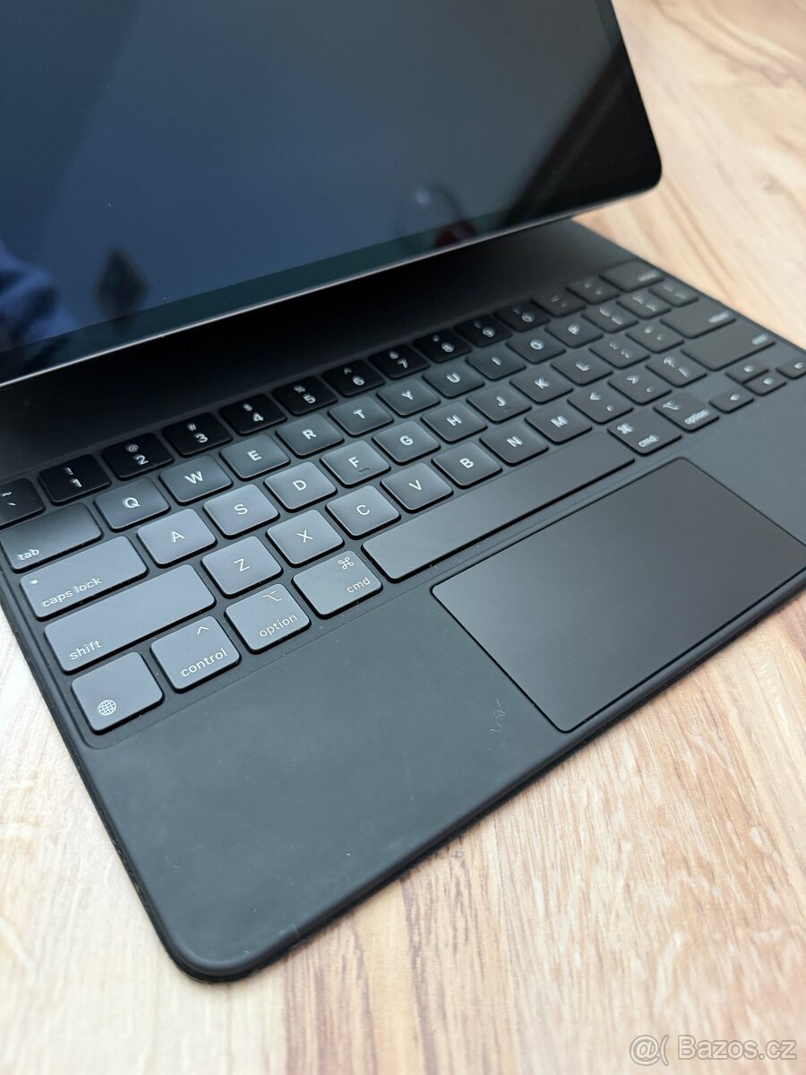 iPad Pro 12.9 (4.gen) 256gb + Magic Keyboard - 4