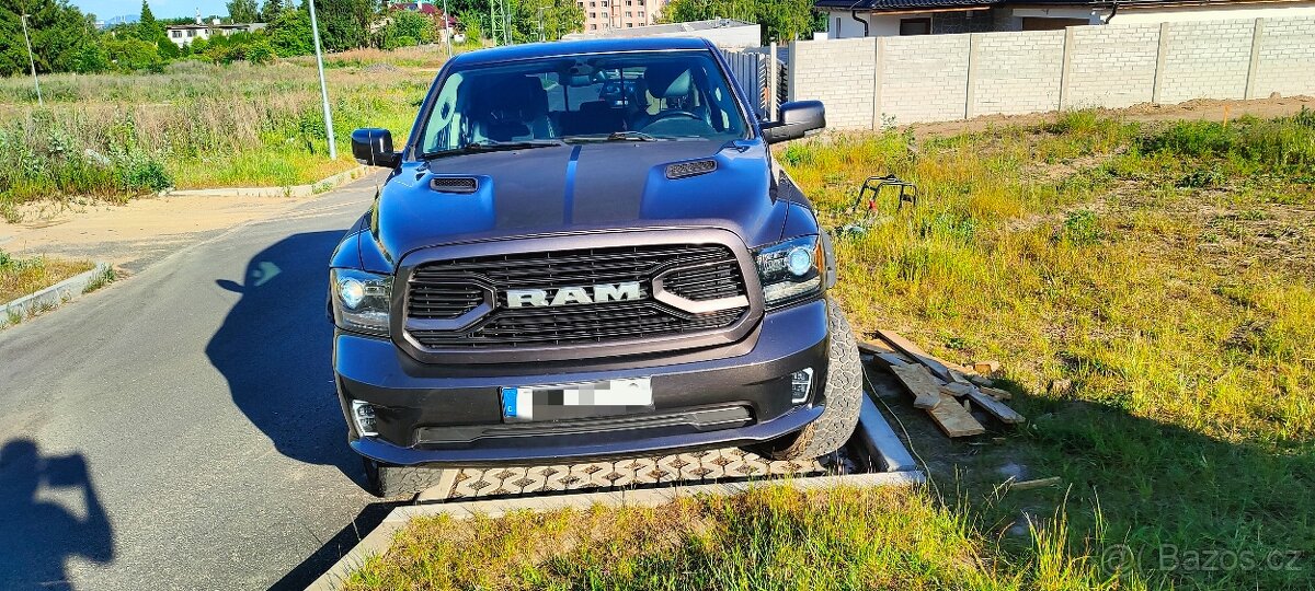 Dodge RAM 1500 Sport