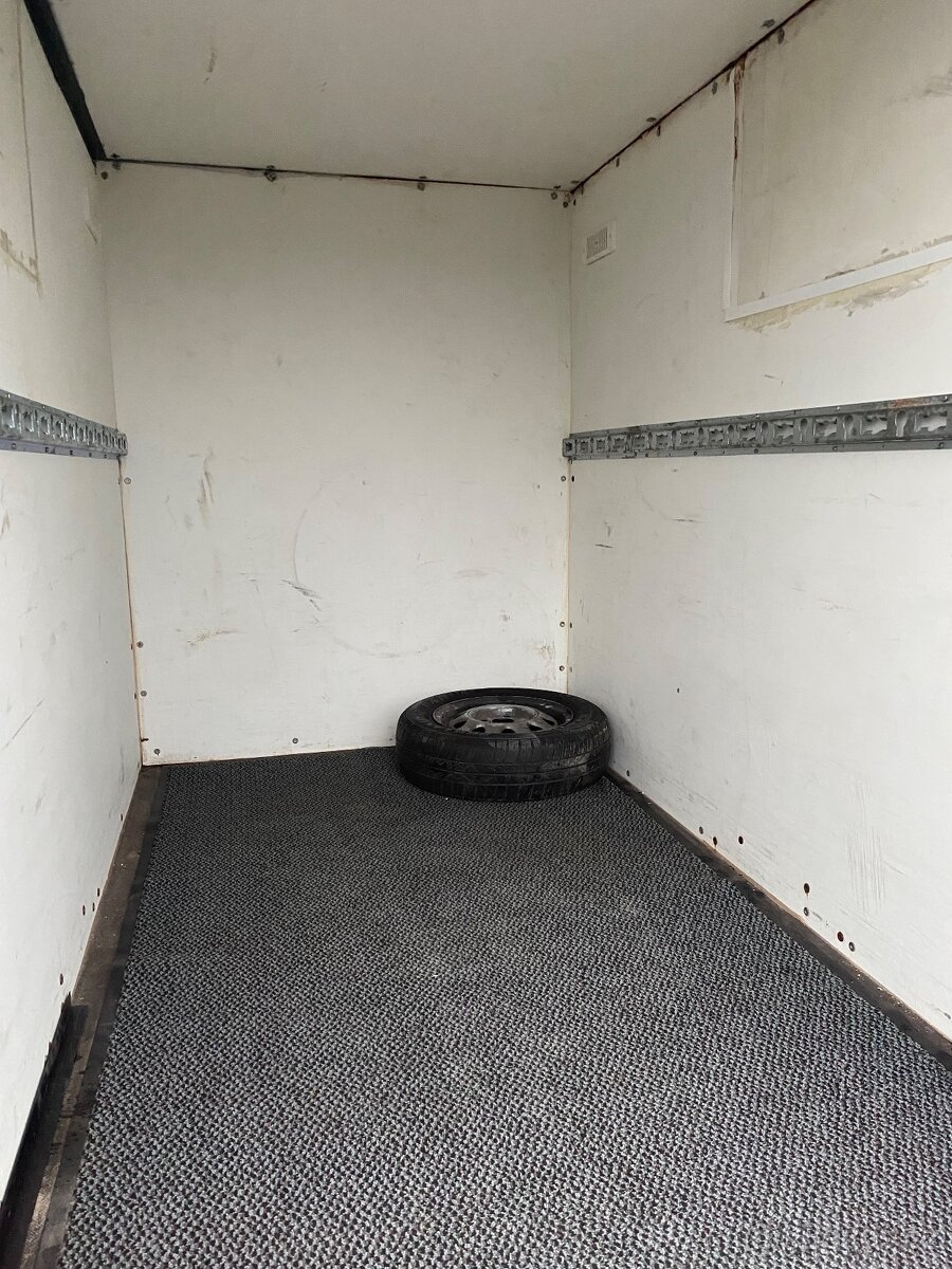 Pronájmu Skříňový přívěs 750 kg - 4