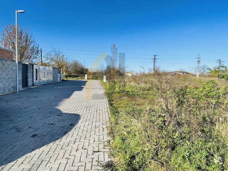 Prodej stavebního pozemku 2015m2, Hodonín - 4