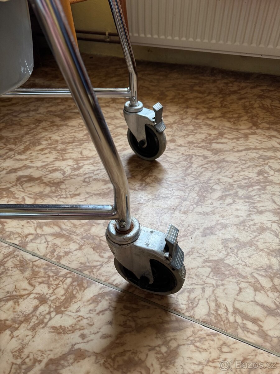 Toaletní křeslo - 4