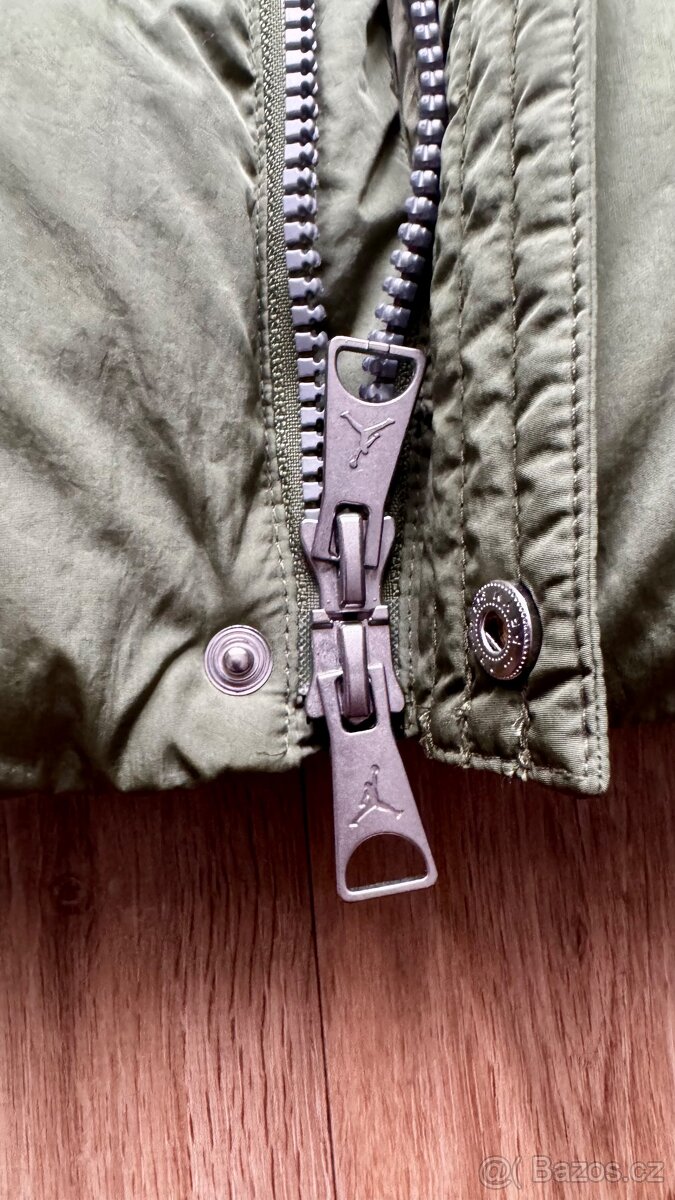 Jako nová péřová bunda Air Jordan - vel.L - 4