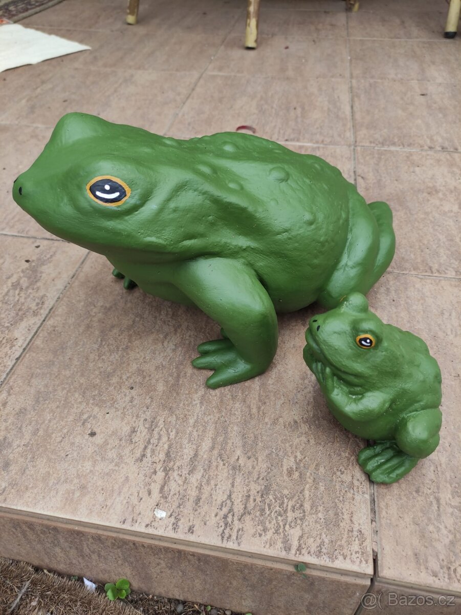 Betonové výrobky / pařez,misky,boty,veverky, ježek/ - 4