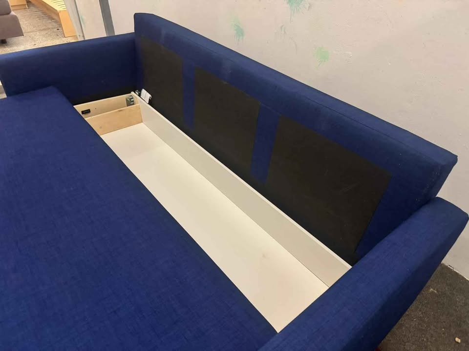 Kvalitní tmave modrá Rozkládací pohovka Ikea zn. Frieheten - 4