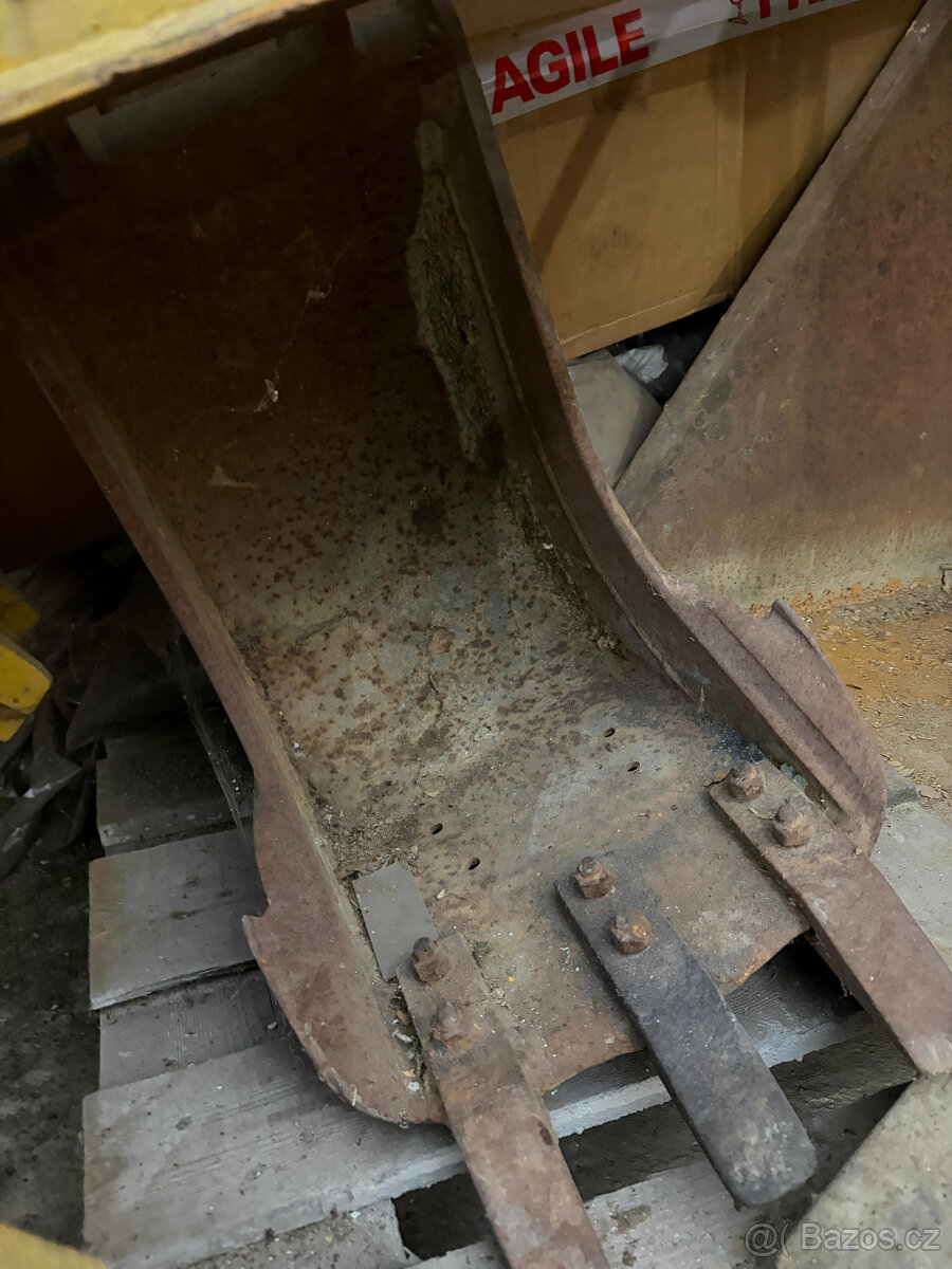 PODKOP na nakladač HON UN 053 a malou lžíci k tomu - 4