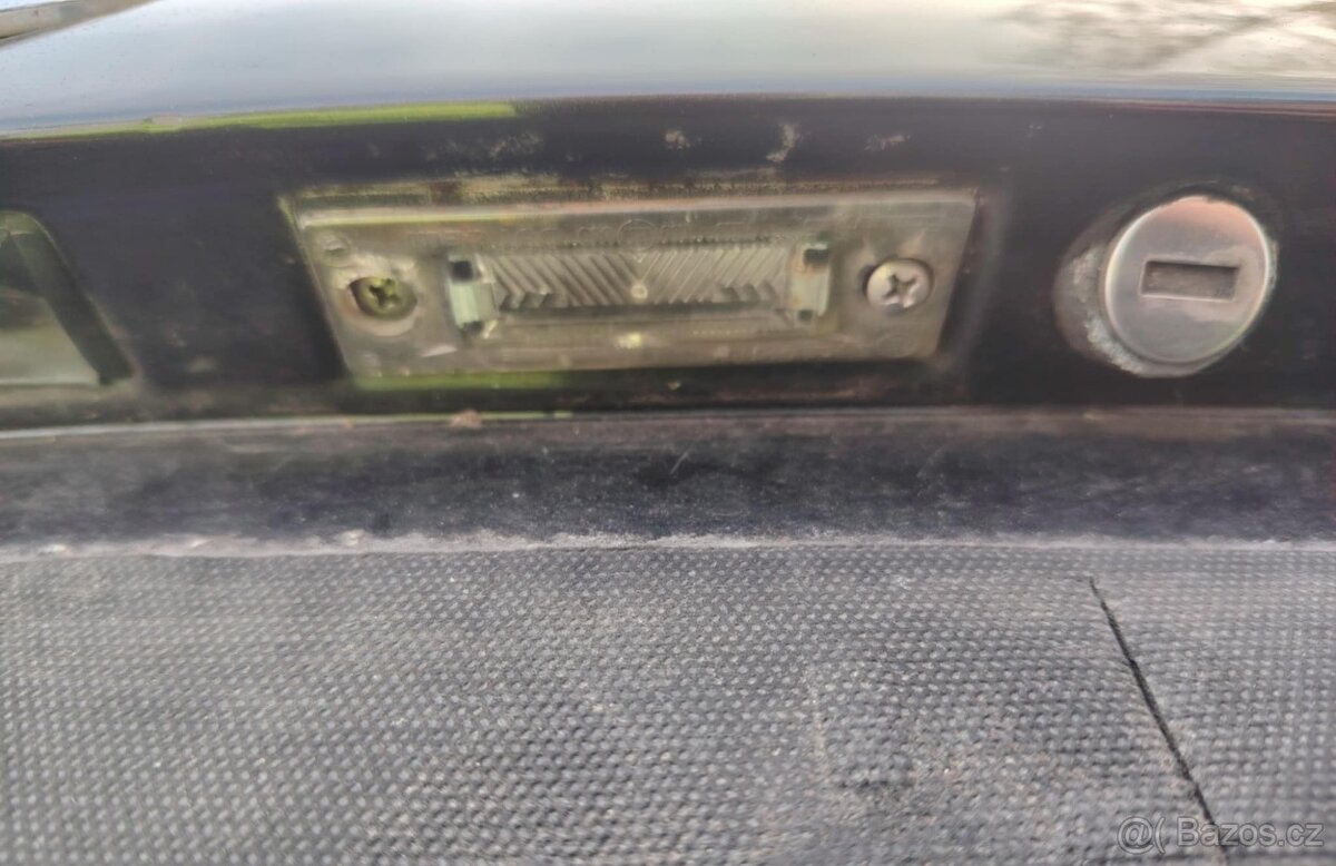 prodám víko kufru na Škodu Superb 1 ,černá 9910 - 4