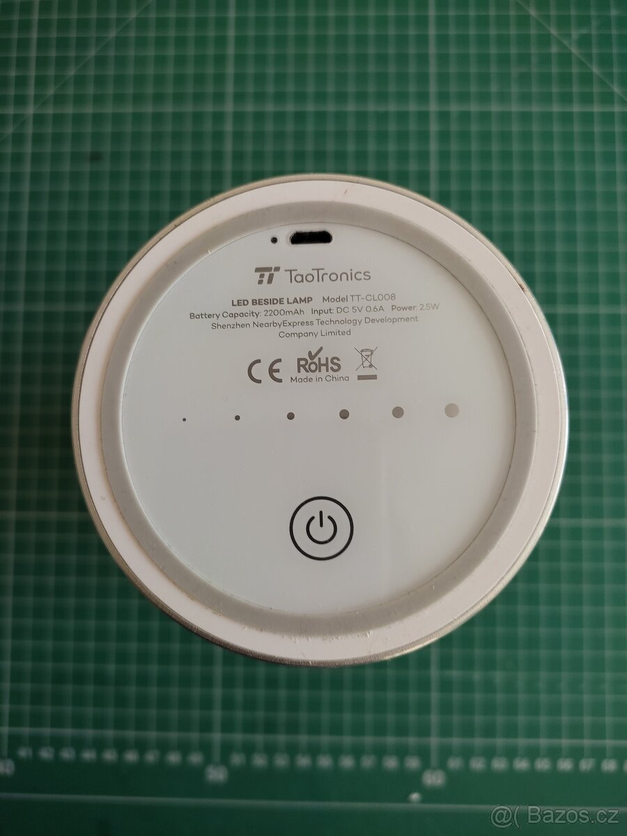 Moderní LED lampička s dotykovým ovládáním a režimy - 4